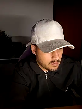 Mineirinhoot online show from December 20, 2:29 am