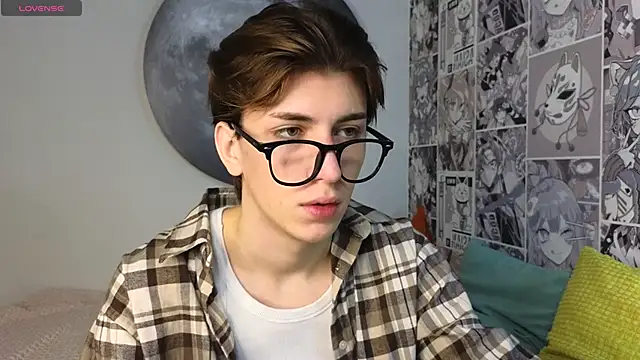 Snapshot of Oliver_Starboy chatting on October 21, 7:33 am Oliver Starboy online show from October 21, 7:33 am