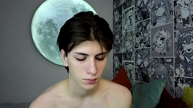 Snapshot of Oliver_Starboy chatting on October 24, 5:20 am Oliver Starboy online show from October 24, 5:20 am