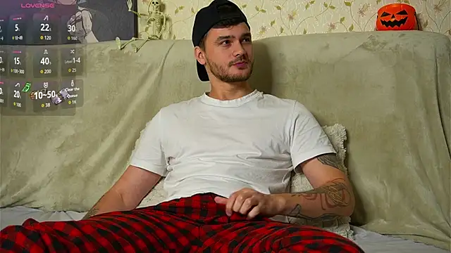 johnstoneisland online show from October 13, 7:09 pm