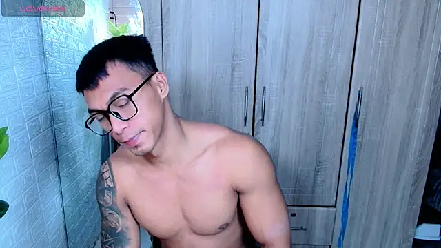 PinooyMilker online show from December 18, 7:21 pm