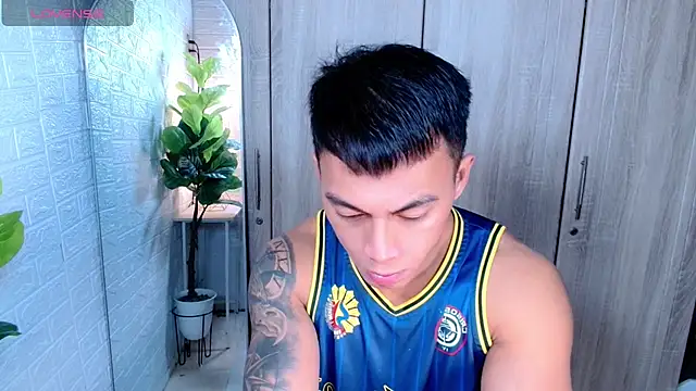 PinooyMilker online show from December 15, 1:08 pm