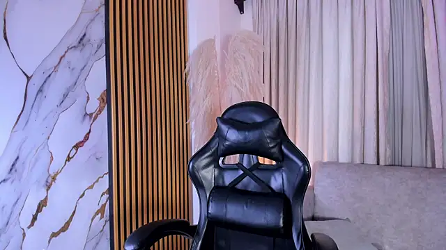 JulienSaint online show from February 16, 12:14 pm