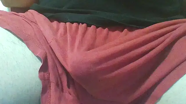 Snapshot of aries7713 chatting on October 5, 5:44 am aries7713 online show from October 5, 5:44 am