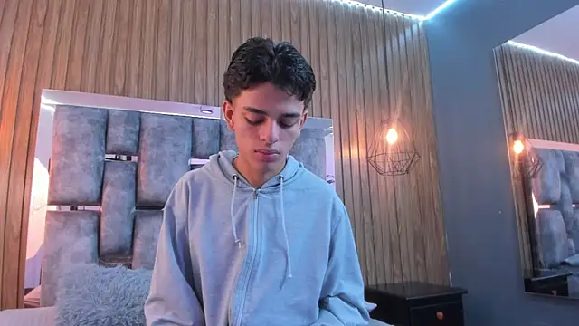 owen  johnson online show from November 26, 12:19 pm