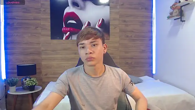 nathanclay online show from April 1, 5:09 am