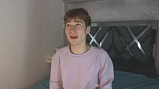  DantFox  online show from December 18, 1:34 am