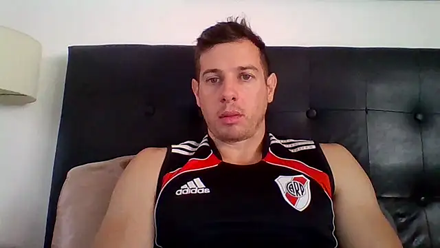 luca23millo90 online show from October 29, 7:39 pm