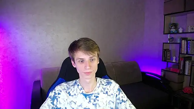 yes cute boy  online show from October 17, 8:57 pm