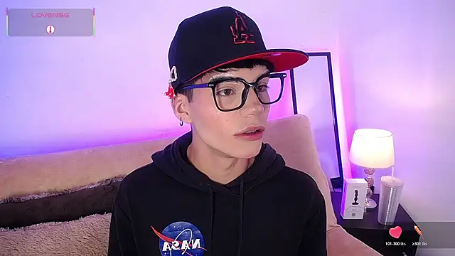 Dulcey  online show from January 7, 4:28 am