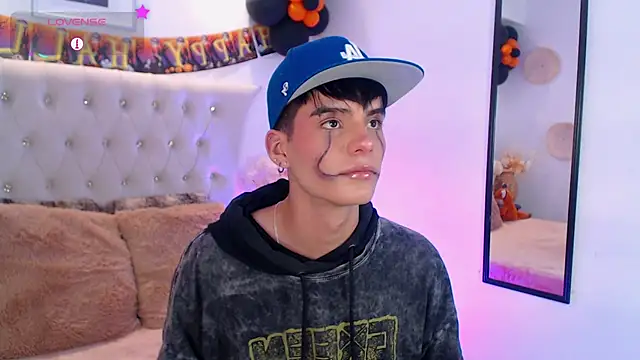 Dulcey  online show from October 25, 6:04 am