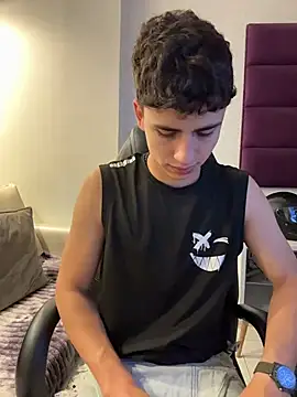 AdrianRinaldi online show from November 20, 8:40 pm