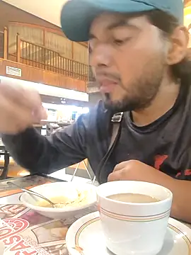 Luis77020192 online show from November 16, 2:14 am