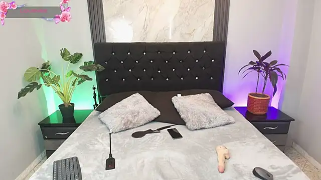 OnlyJos online show from November 4, 8:32 pm