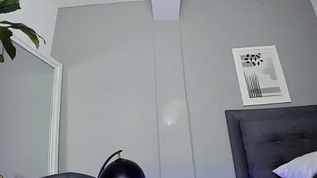 Tylerffoxx online show from November 11, 7:52 pm