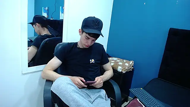 Jheampiiero online show from November 4, 2:18 pm