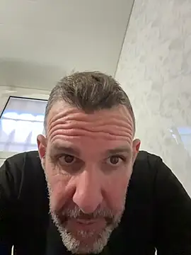 gigolobcn online show from January 7, 2:33 pm