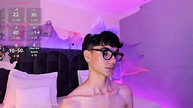 Phillicious   online show from November 1, 12:04 am