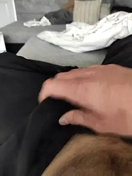 Snapshot of hansvonerotic1 chatting on October 17, 11:36 am hansvonerotic1 online show from October 17, 11:36 am