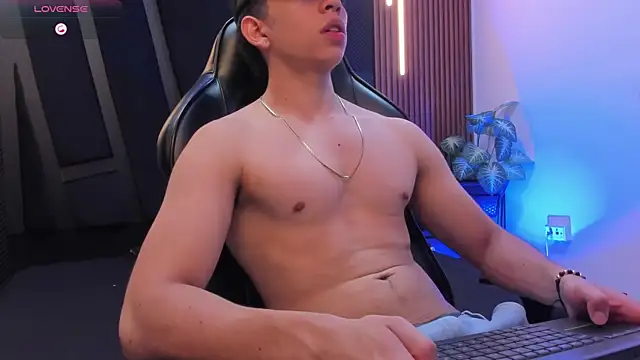 Eryonbradley online show from September 14, 5:15 pm