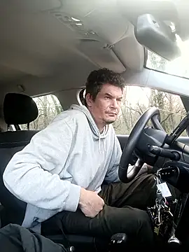 twitshe online show from February 3, 1:05 pm