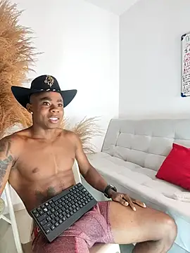 liambolt online show from October 13, 11:44 pm