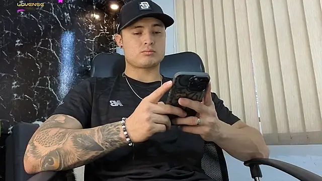 Alexander ferre online show from February 5, 1:29 pm