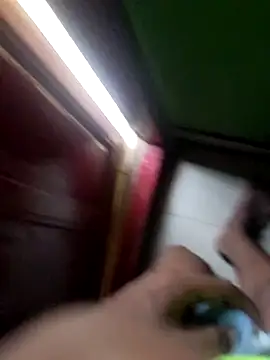 Snapshot of 6-inchbanana chatting on October 1, 1:09 am 6-inchbanana online show from October 1, 1:09 am