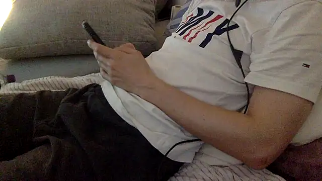 Breezydicksn online show from November 4, 5:58 pm