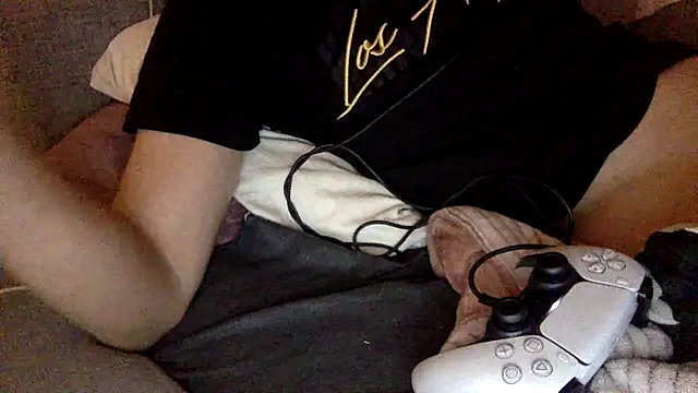 Snapshot of Breezydicksn chatting on October 7, 10:47 pm Breezydicksn online show from October 7, 10:47 pm