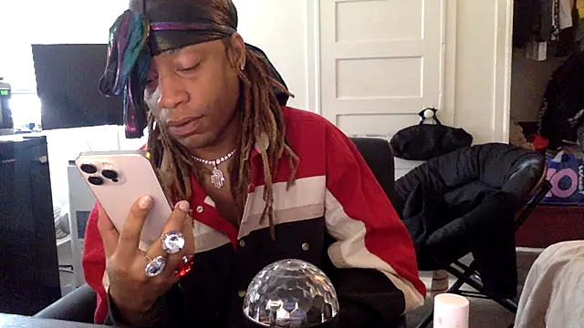 Diodre Benyoon online show from February 5, 4:47 pm