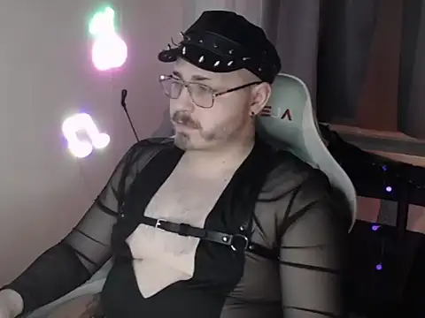 Snapshot of FabianKinky chatting on October 24, 6:09 pm FabianKinky online show from October 24, 6:09 pm