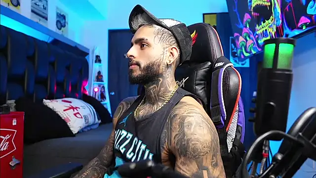 logan hugh8 online show from February 23, 6:04 am