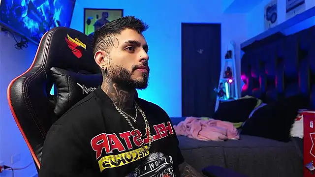 logan hugh8 online show from January 15, 9:35 am