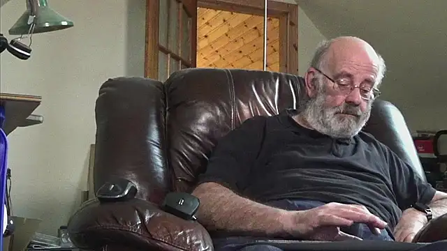 janzer13 online show from November 26, 3:04 pm