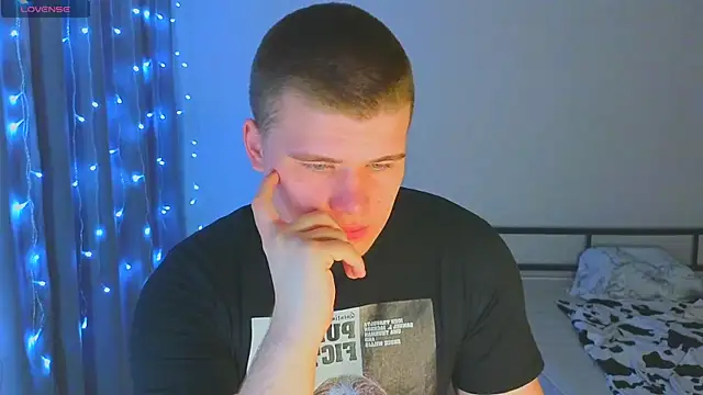 kittenmurr online show from November 24, 2:34 am