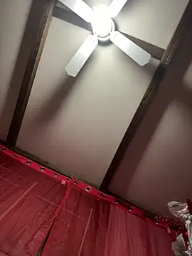 kev0n2389 online show from December 15, 5:59 am