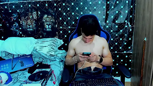 javiersexymann online show from February 9, 12:37 am