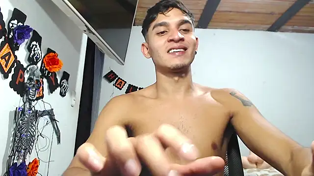 Angel latinboy online show from October 28, 11:29 pm