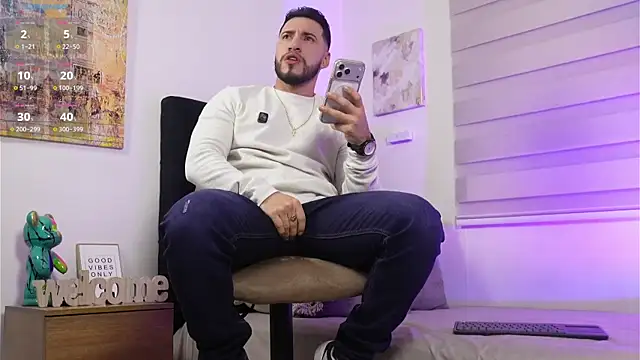 Thiago Hill online show from February 27, 3:29 am