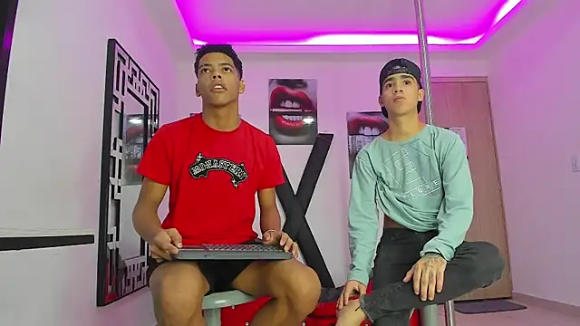 PRETTY FEM online show from October 14, 1:29 pm