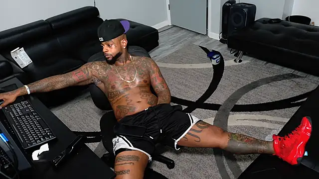 SLANGONDEMHOES online show from February 18, 12:20 am