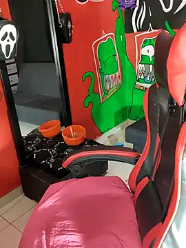 Snapshot of dante_hellsingx chatting on October 21, 4:04 am dante hellsingx online show from October 21, 4:04 am