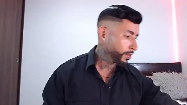 andrea de lucaa online show from January 8, 4:07 am