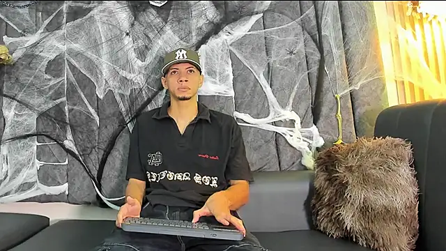 DustinandJordan online show from October 30, 8:32 pm