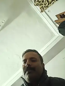 vardh033 online show from December 15, 5:48 am