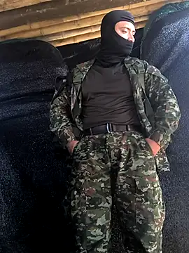 lamejorpene online show from April 25, 5:43 pm