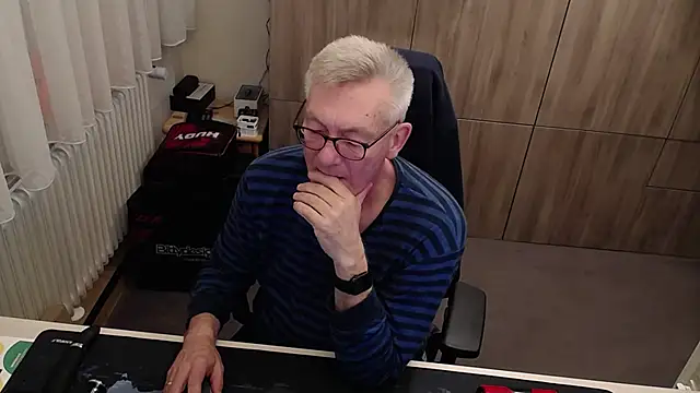 randyandy67 online show from November 4, 9:05 pm