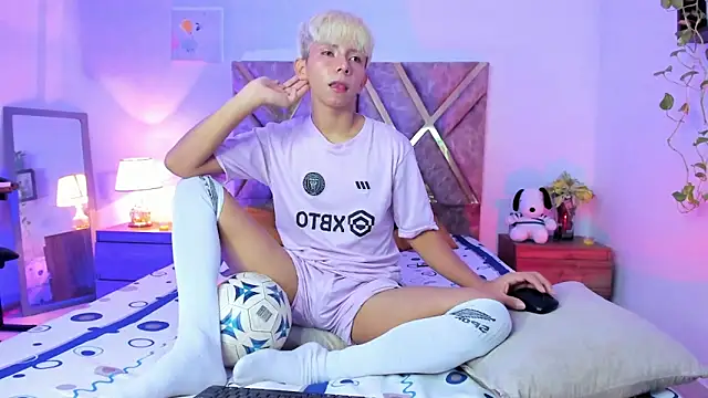 Hyunjin Son online show from March 13, 2:35 pm