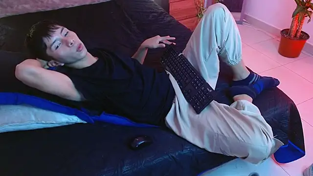 Snapshot of Hyunjin_Son chatting on September 19, 1:07 am Hyunjin Son online show from September 19, 1:07 am